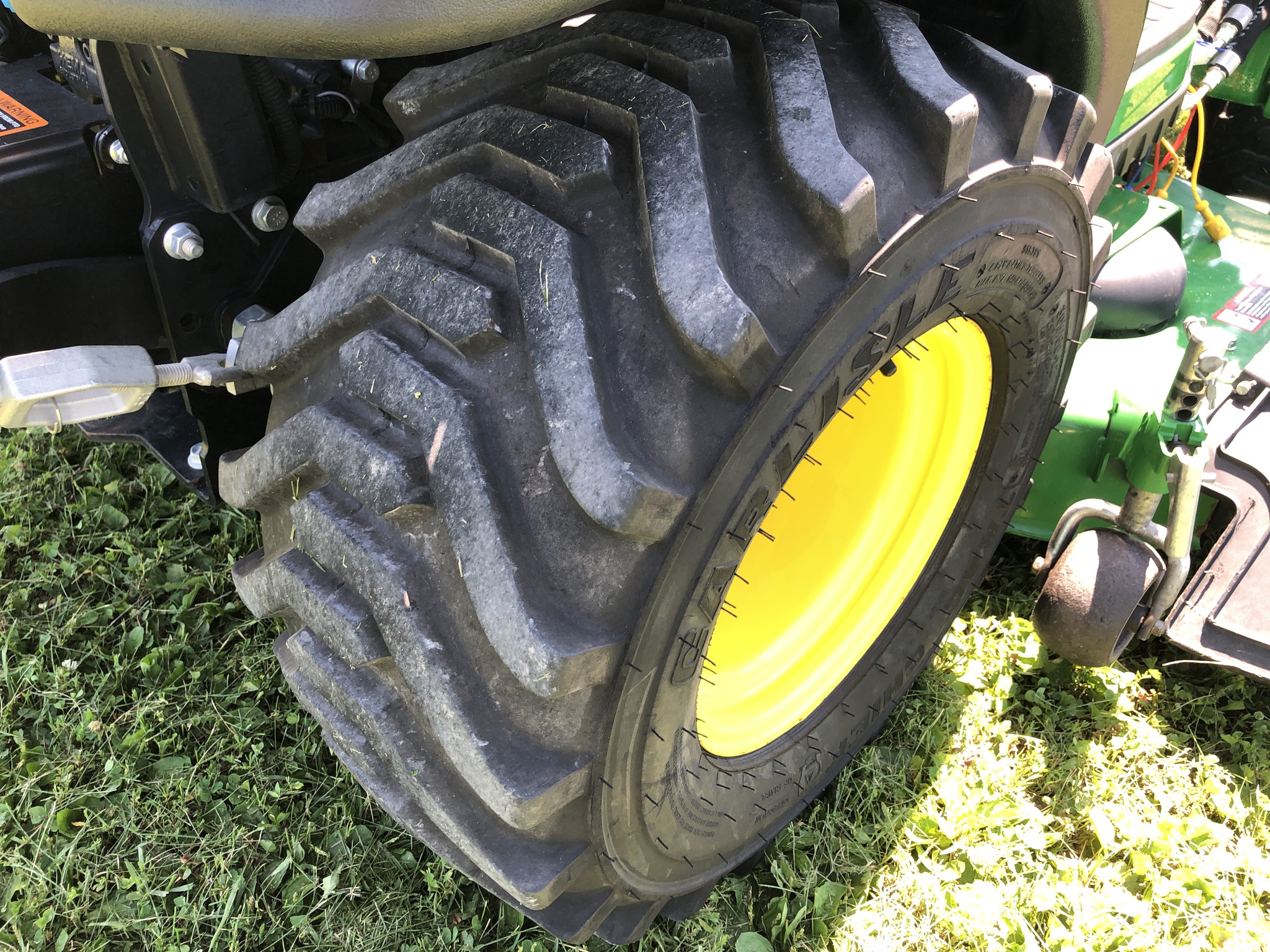 2017 John Deere 1025R Image 28