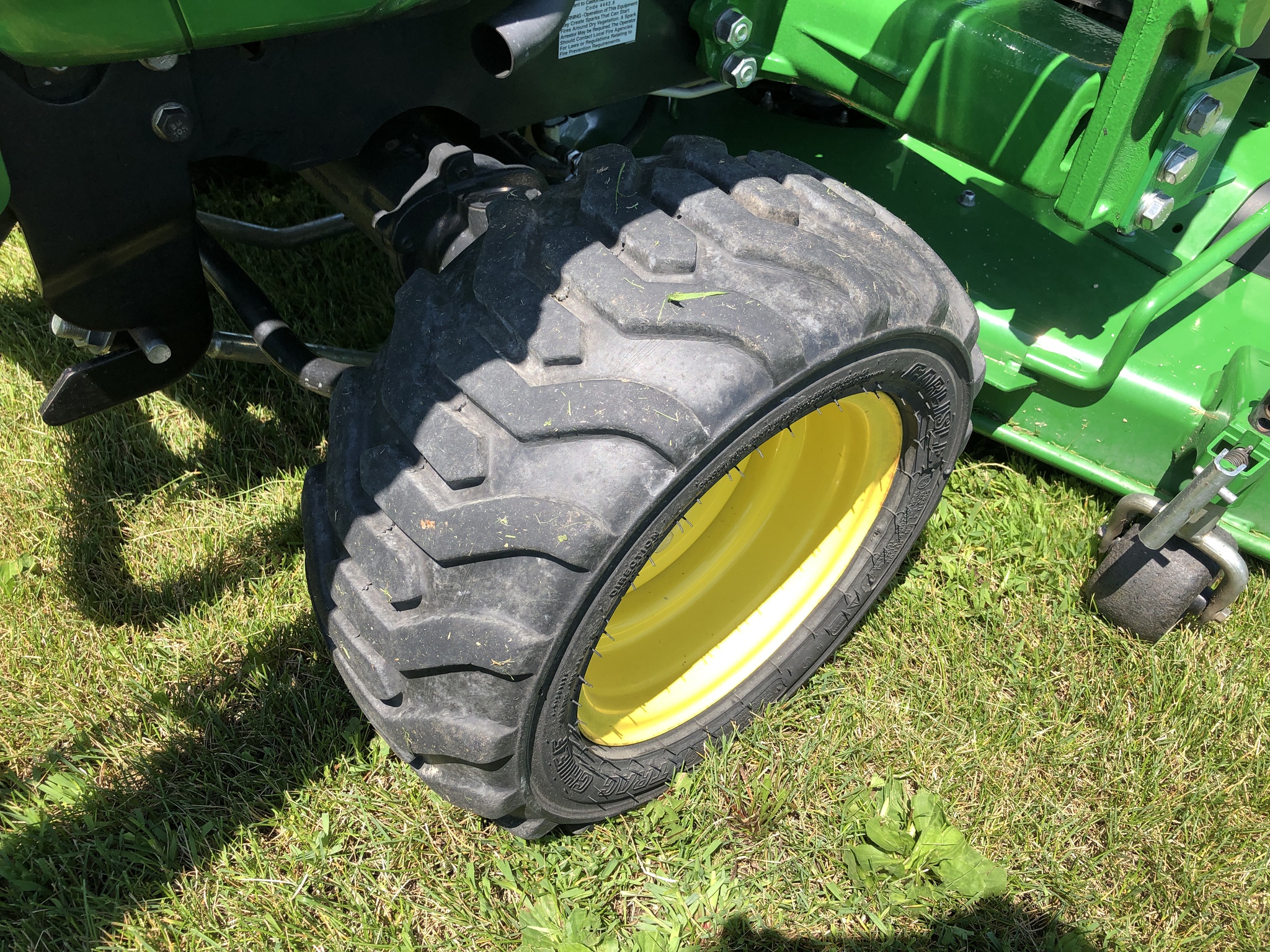 2017 John Deere 1025R Image 25