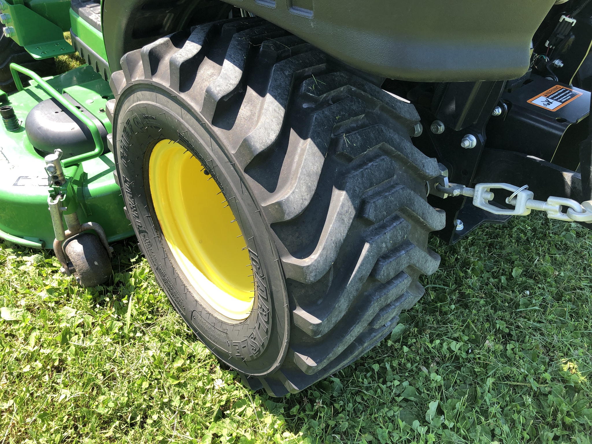 2017 John Deere 1025R Image 26