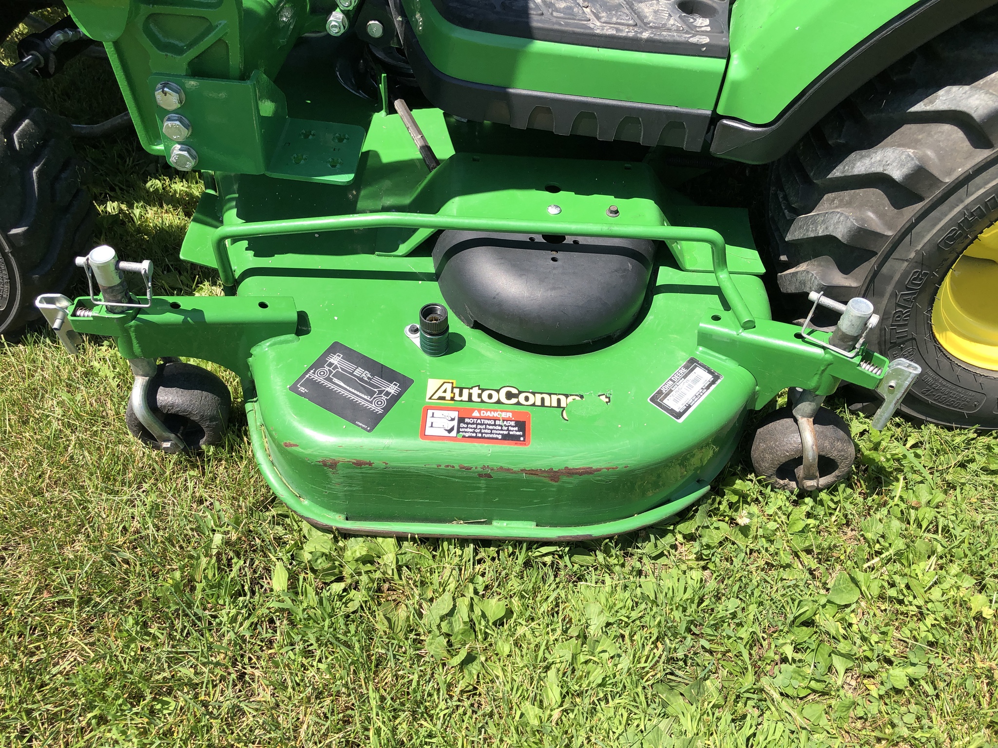 2017 John Deere 1025R Image 24