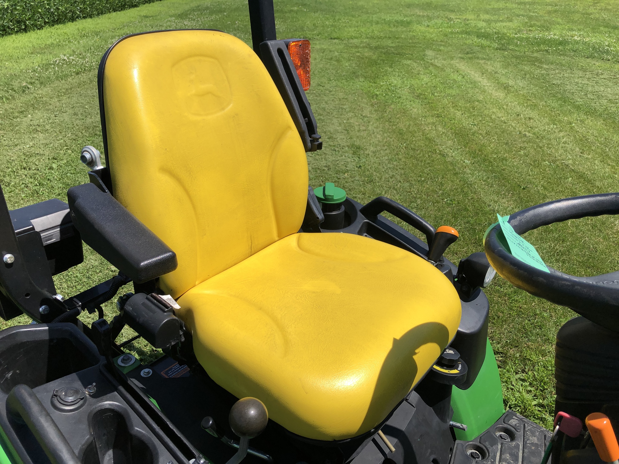 2017 John Deere 1025R Image 21