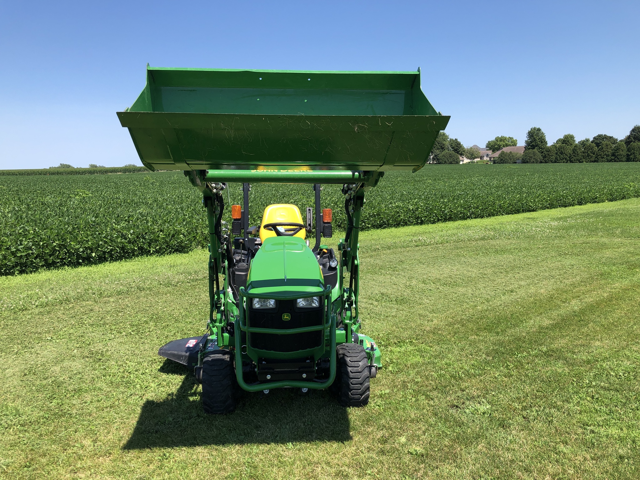 2017 John Deere 1025R Image 12