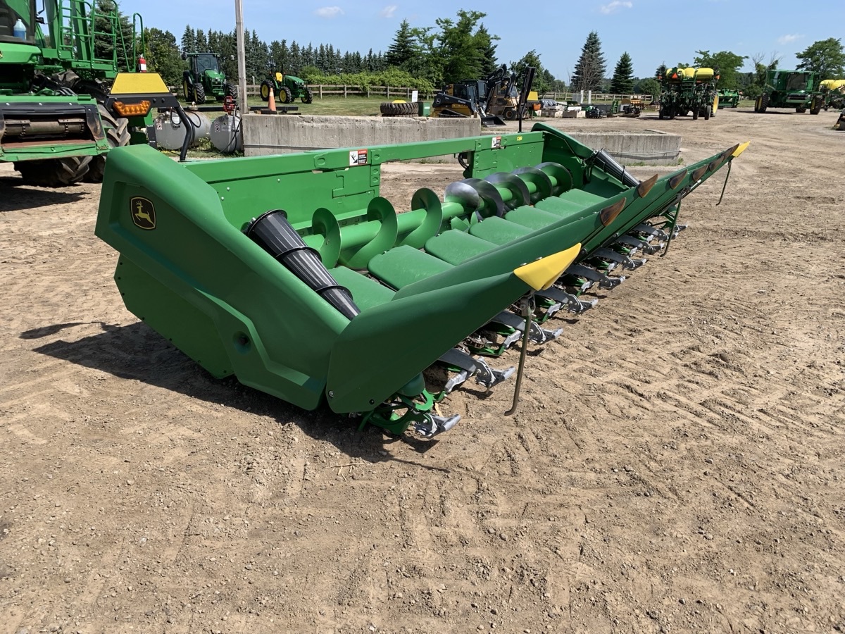 2022 John Deere C8R Image 1