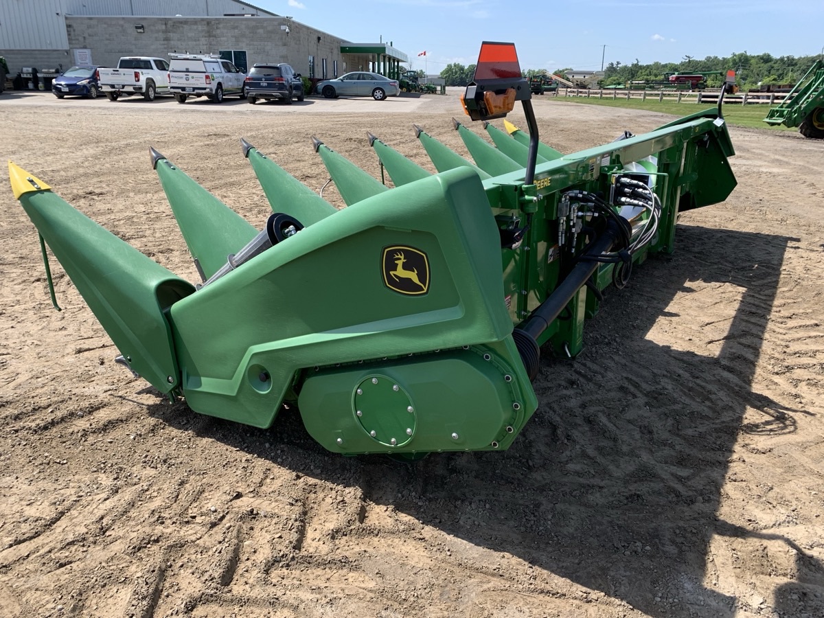 2022 John Deere C8R Image 4