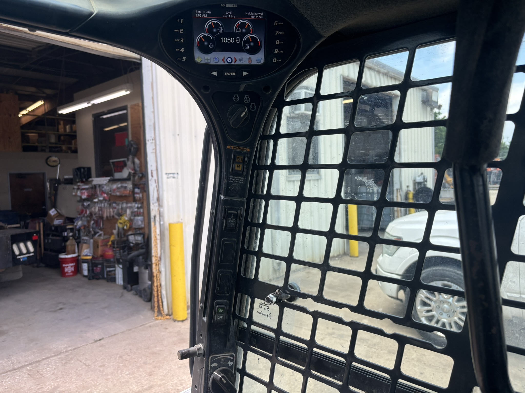 2020 Bobcat T740 Image 16