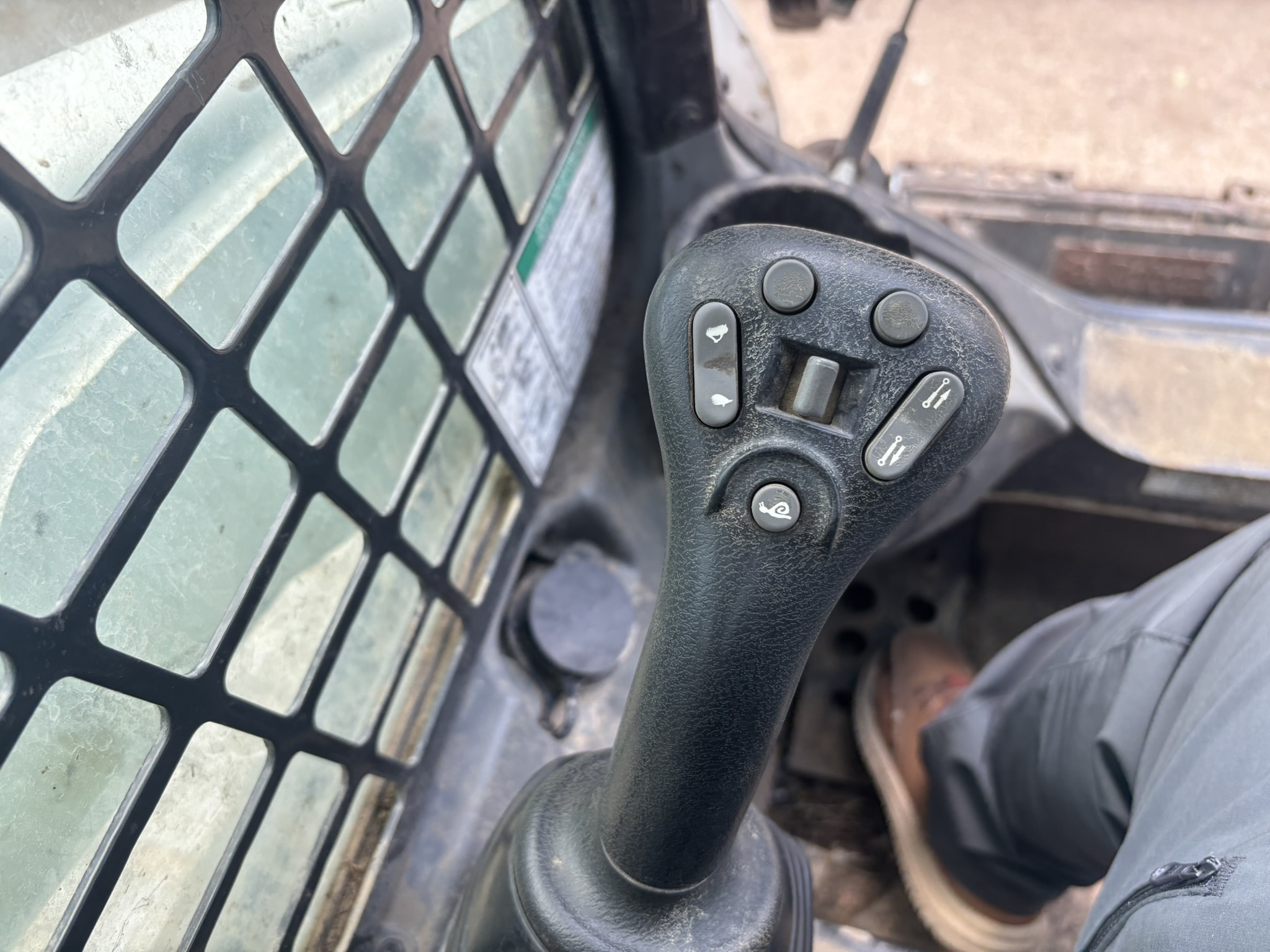 2020 Bobcat T740 Image 11