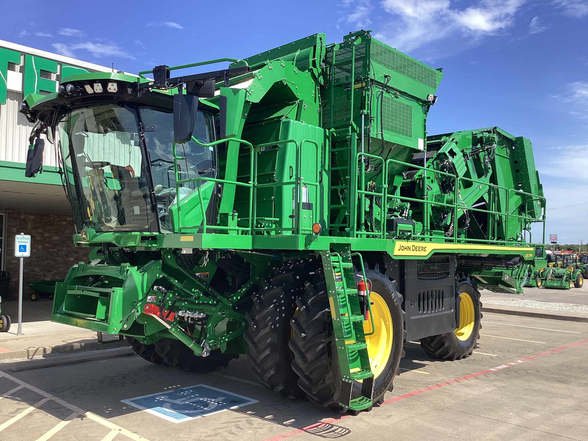 2024 John Deere CS770 Image 3