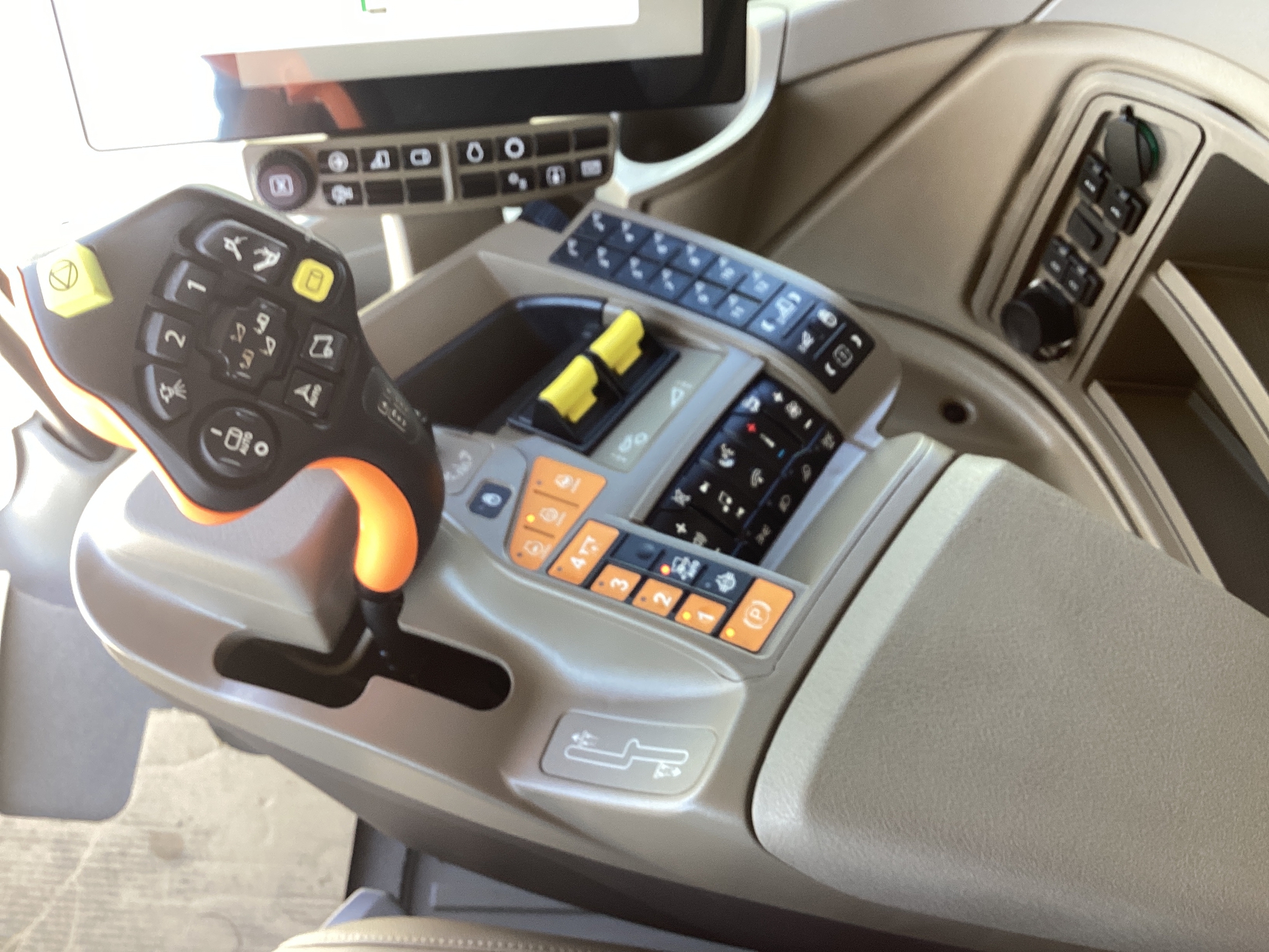 2024 John Deere CS770 Image 19