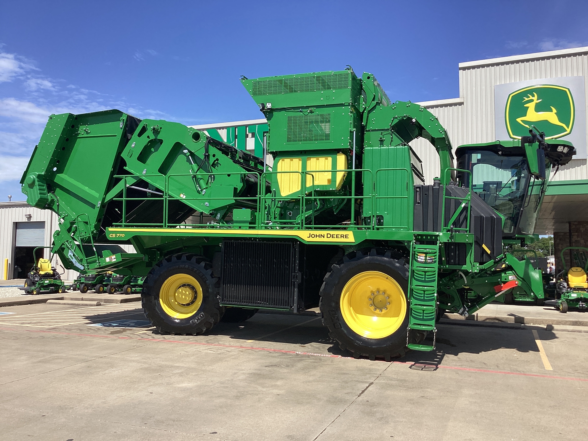 2024 John Deere CS770 Image 8