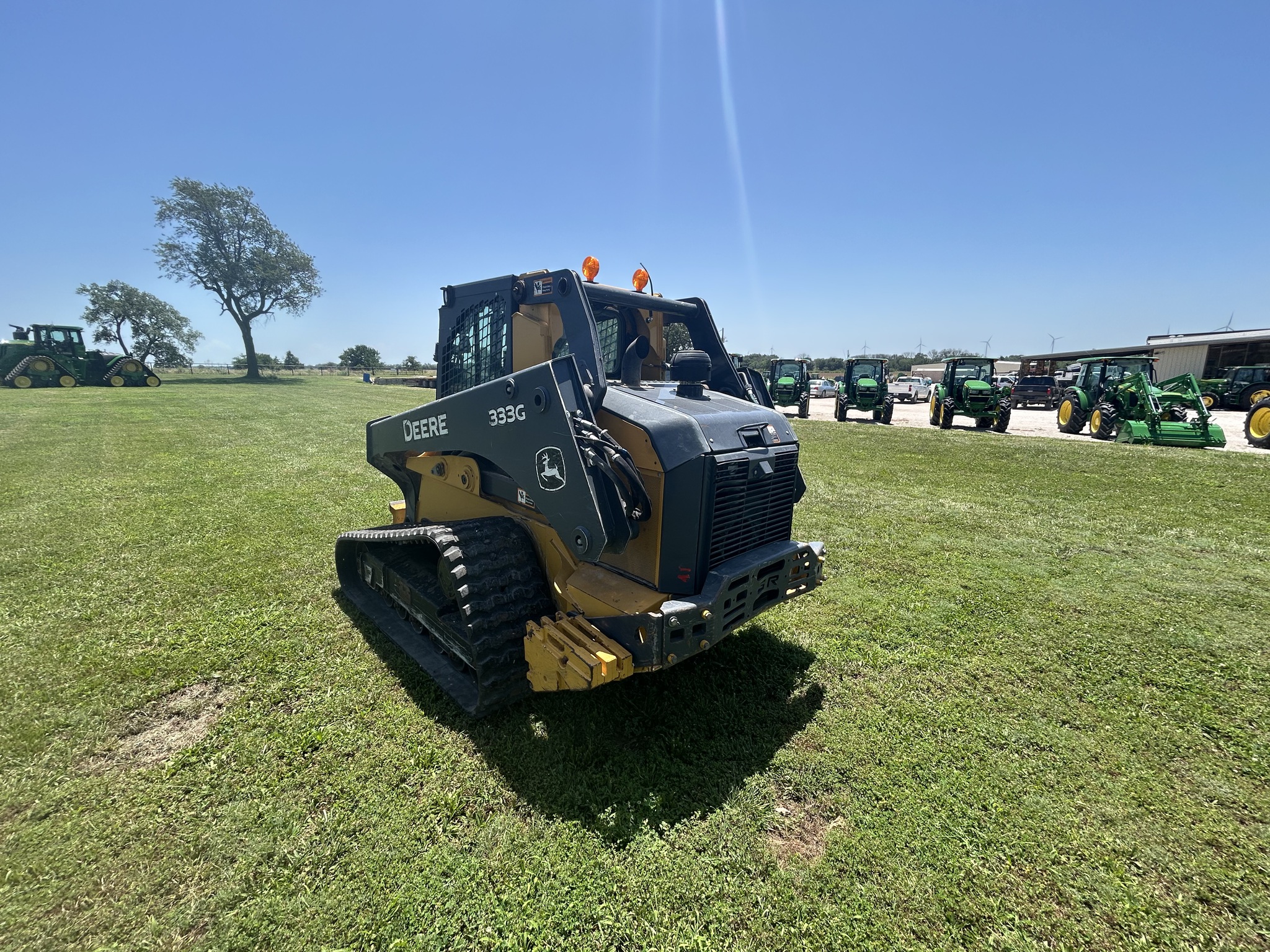  2018 John Deere 333G at Heritage Tractor in Lockwood, MO