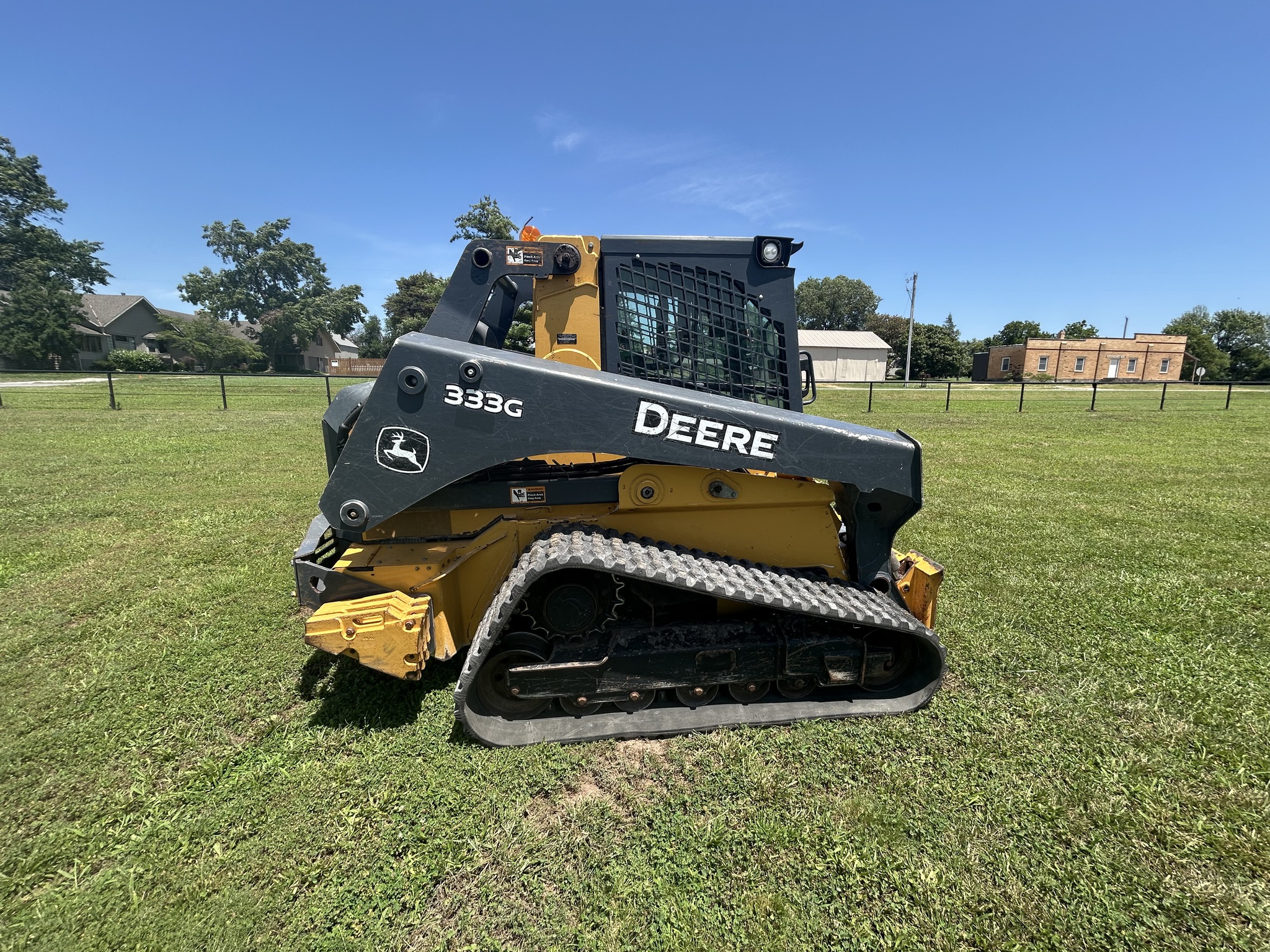  2018 John Deere 333G at Heritage Tractor in Lockwood, MO