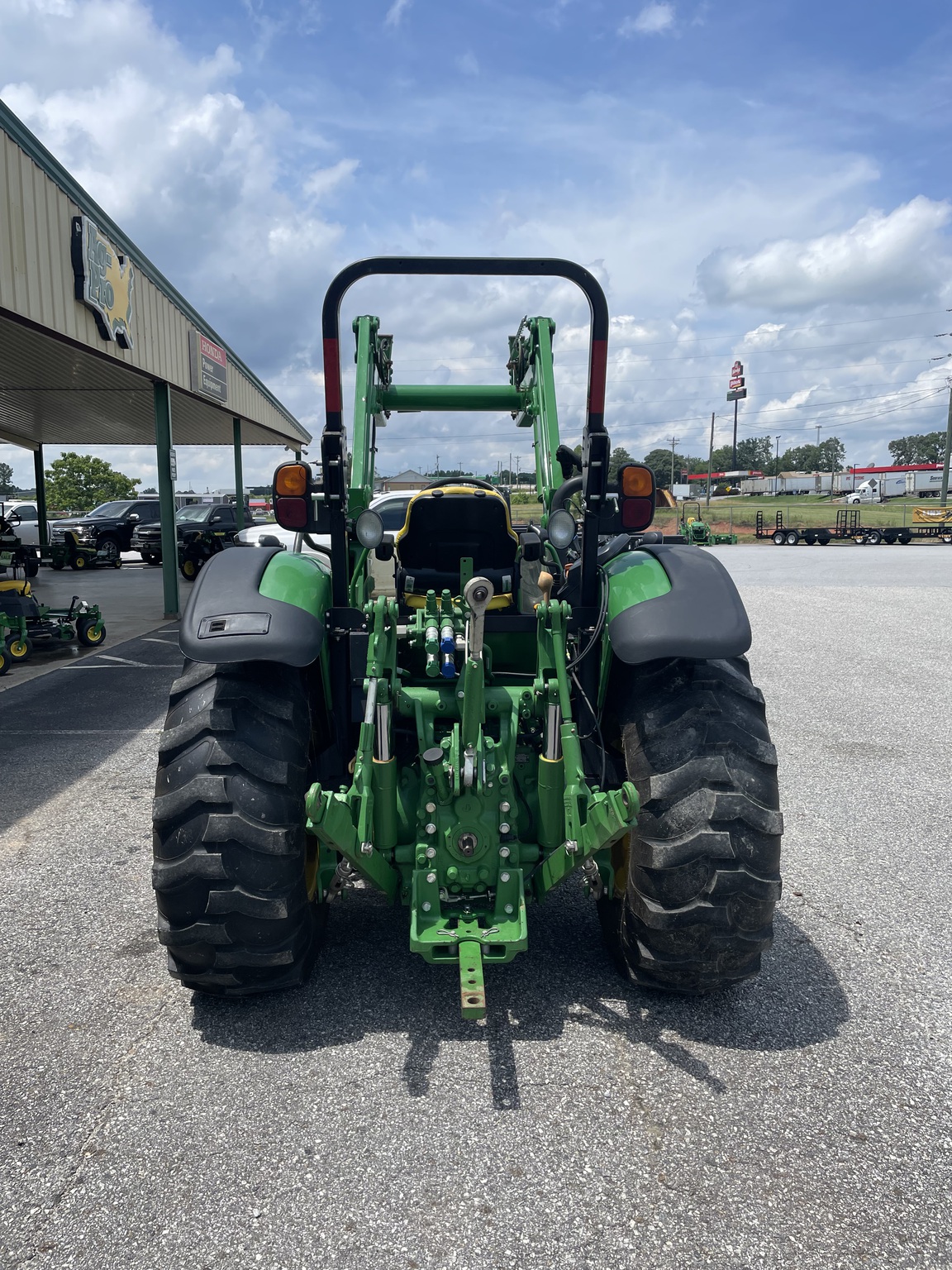2018 John Deere 5075M Image 3