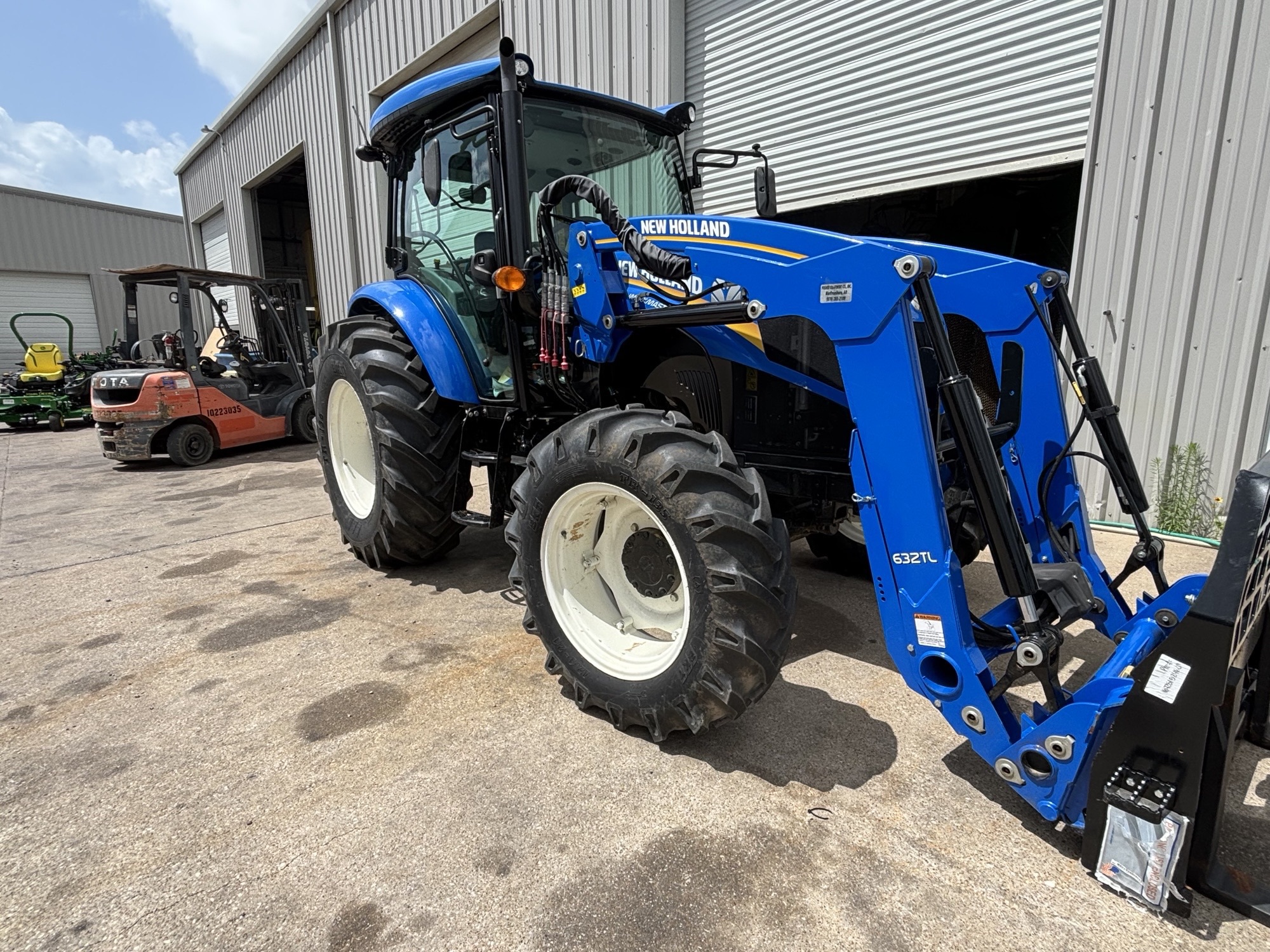 2022 New Holland Workmaster 95 Image 5