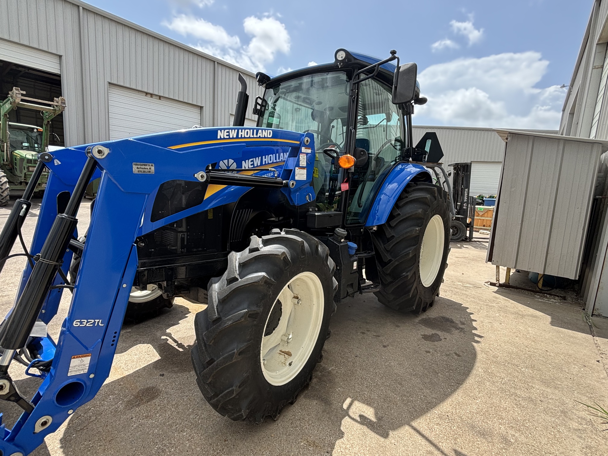2022 New Holland Workmaster 95 Image 3