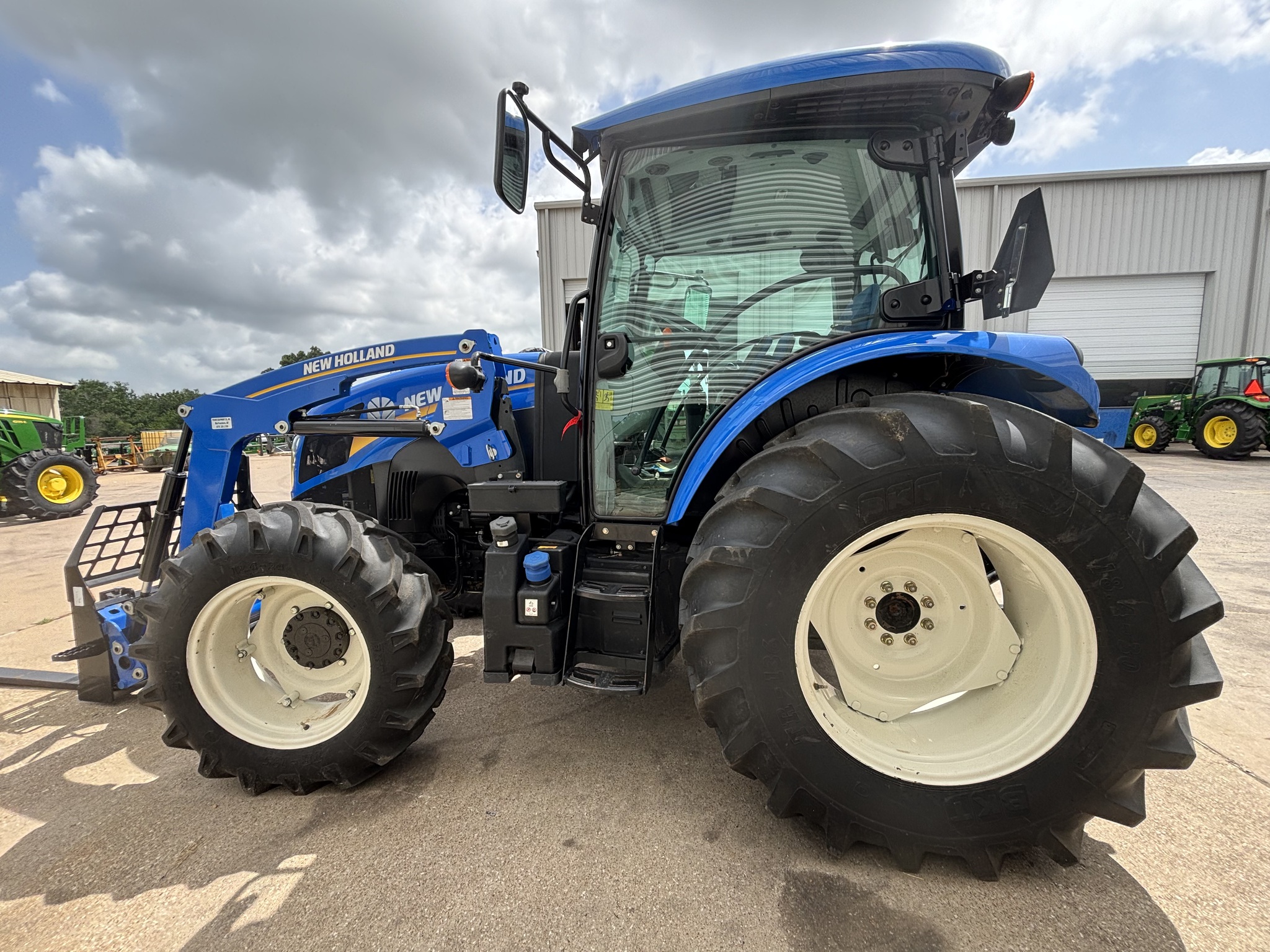 2022 New Holland Workmaster 95 Image 1