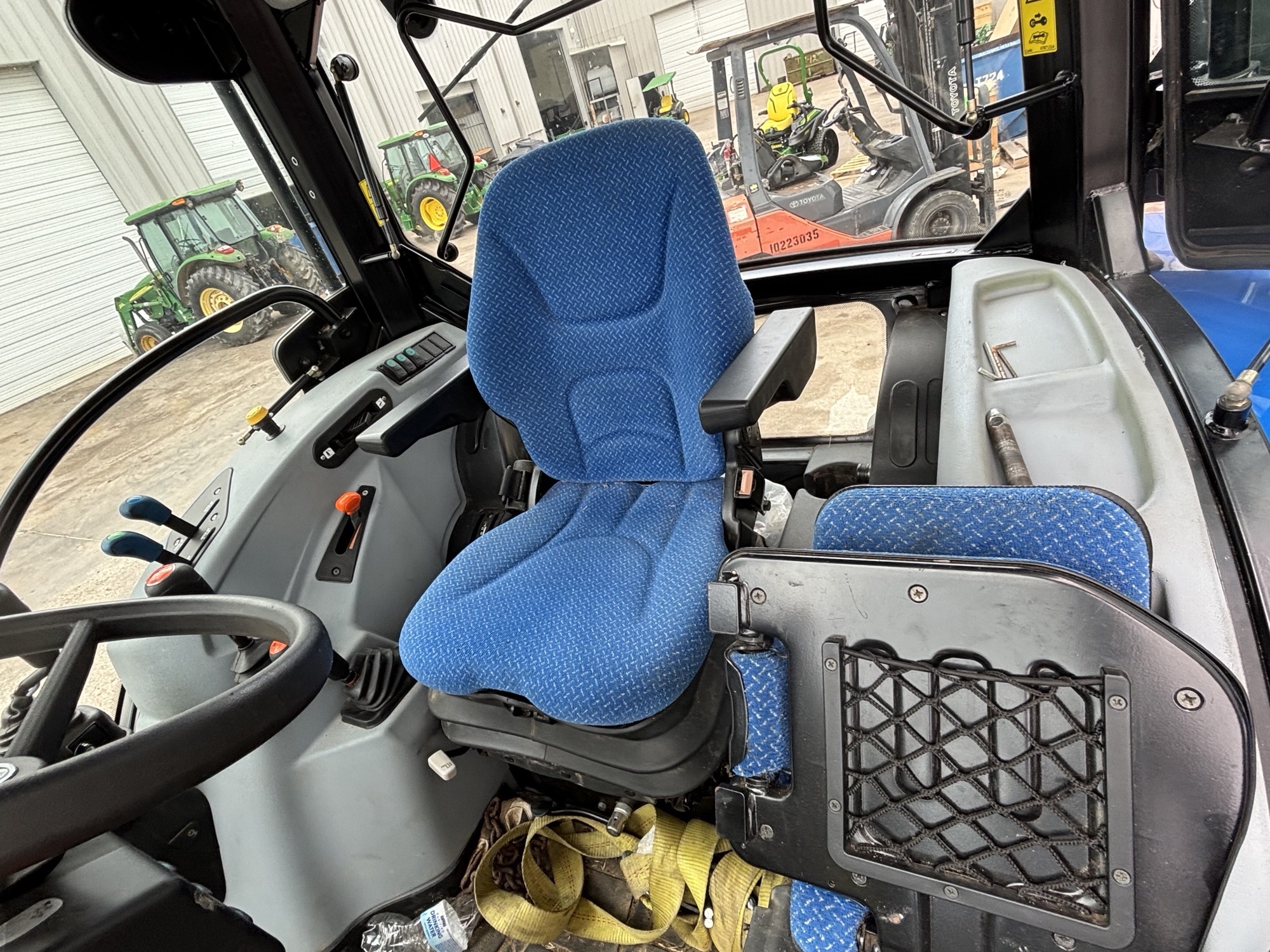 2022 New Holland Workmaster 95 Image 12