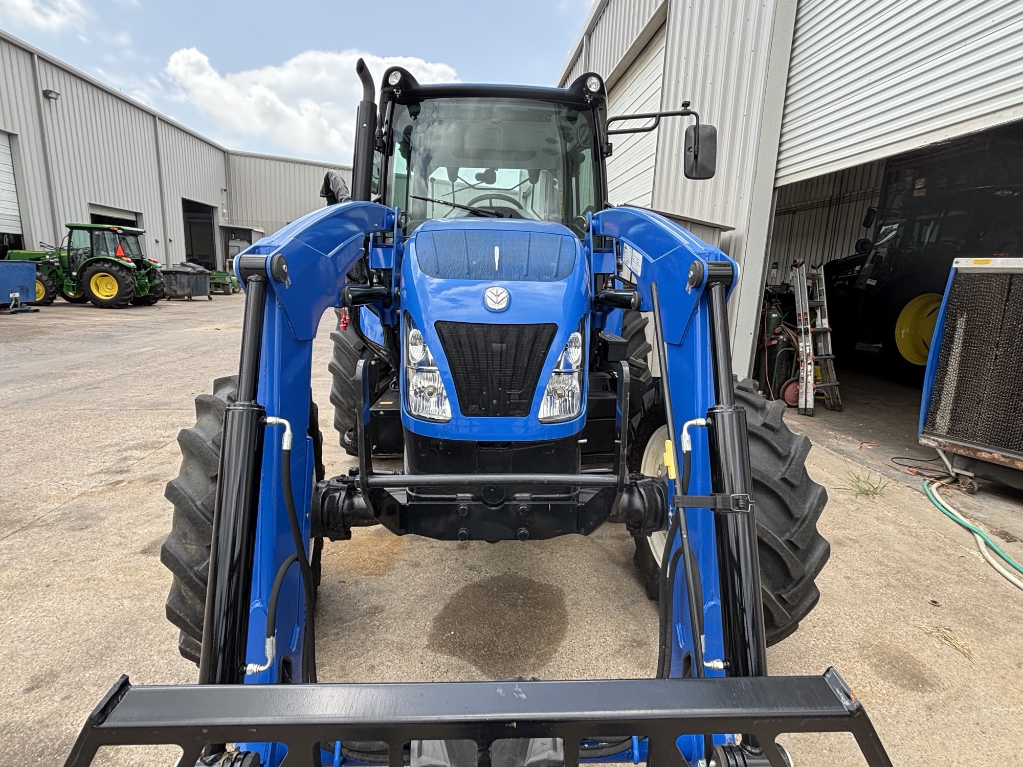 2022 New Holland Workmaster 95 Image 4