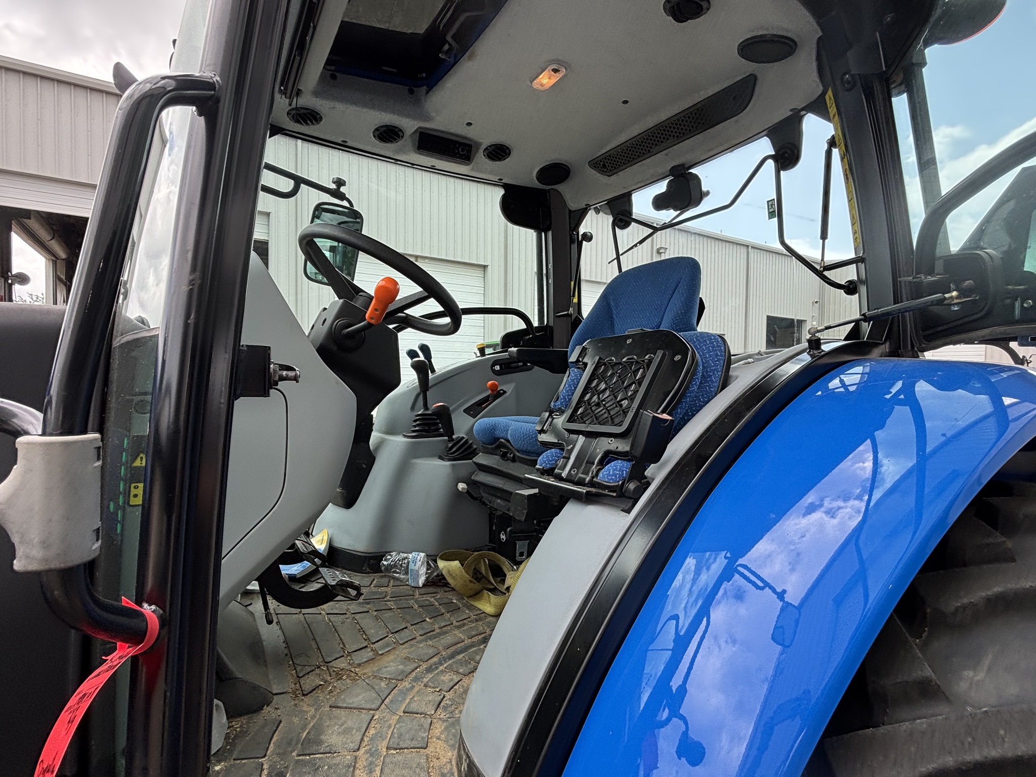 2022 New Holland Workmaster 95 Image 11
