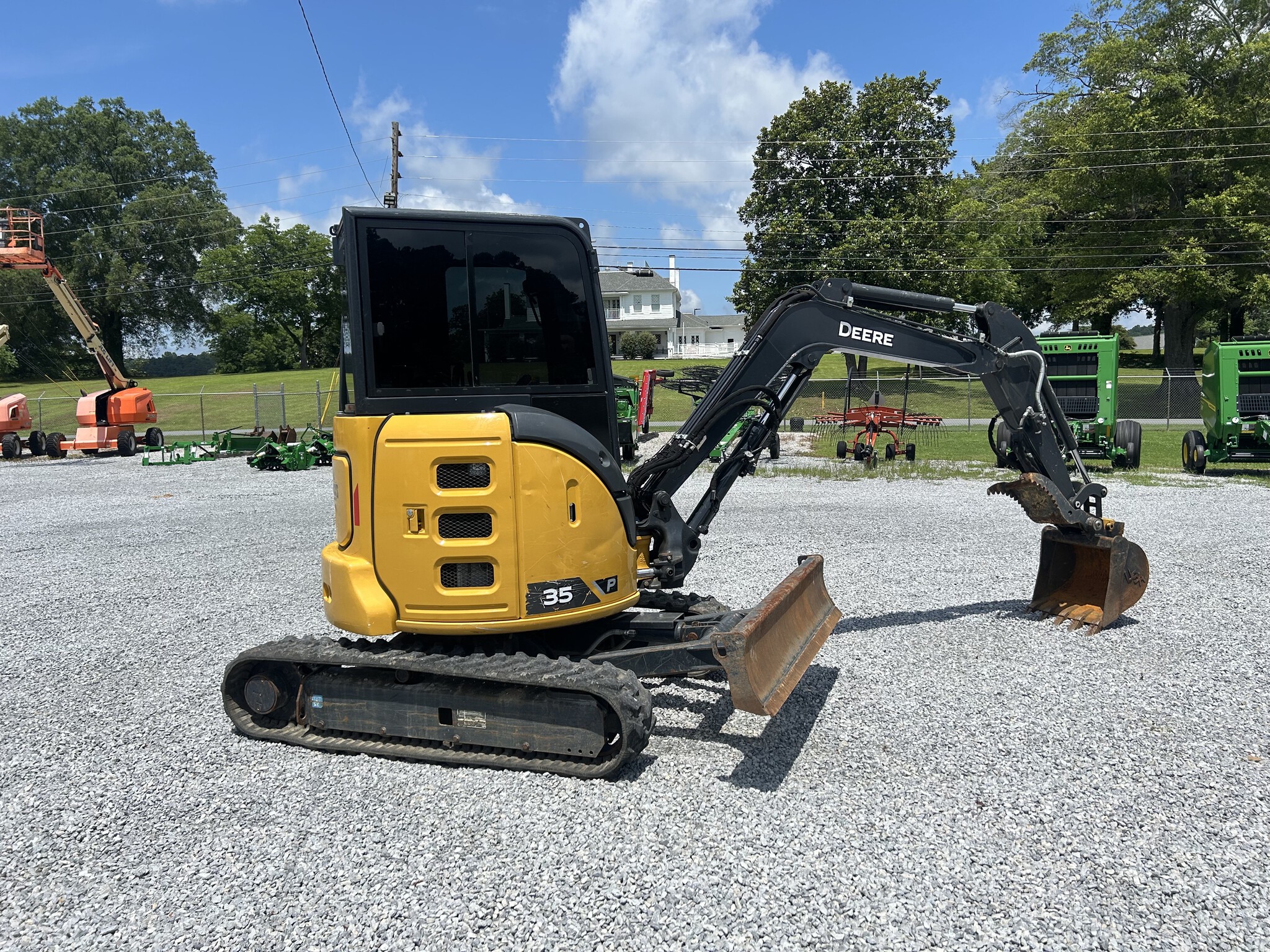 2023 John Deere 35 P Image 4