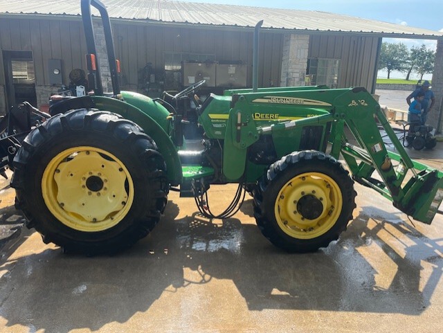 2003 John Deere 5205 Image 4
