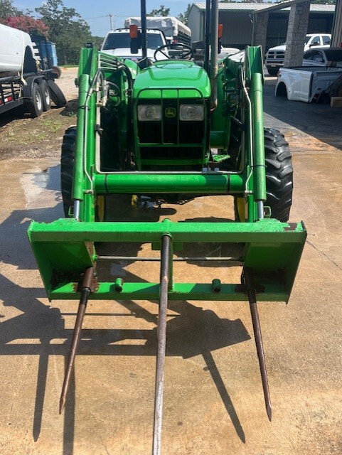 2003 John Deere 5205 Image 3