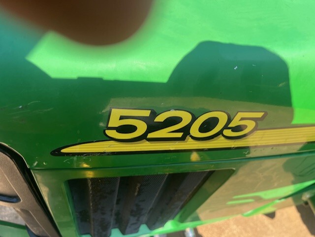 2003 John Deere 5205 Image 10