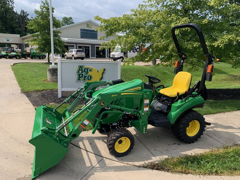 2025 John Deere 1023E Image 1