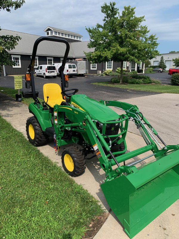 2025 John Deere 1023E Image 4
