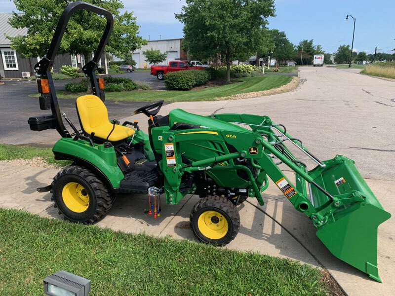 2025 John Deere 1023E Image 5