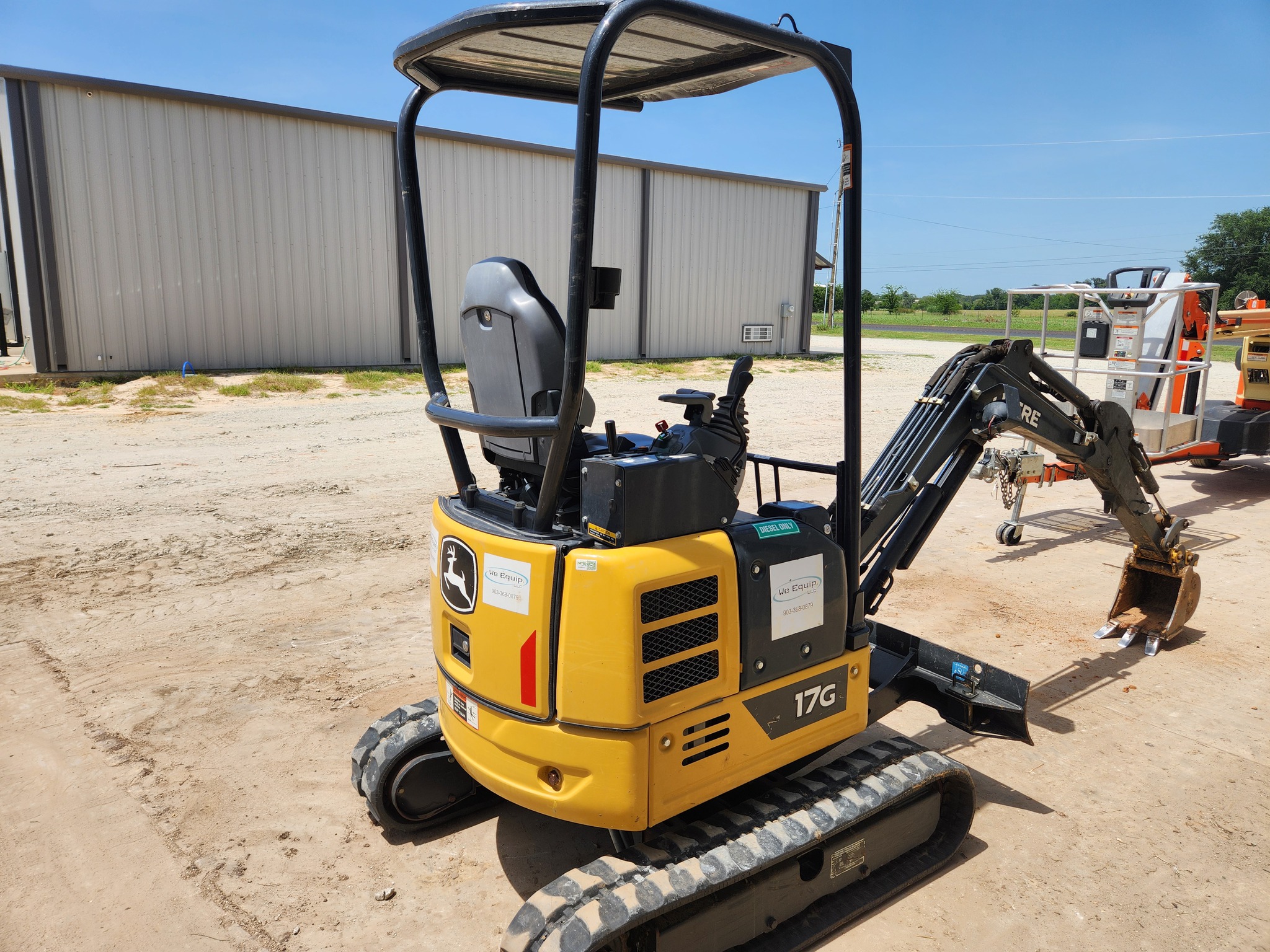 2023 John Deere 17G Image 6