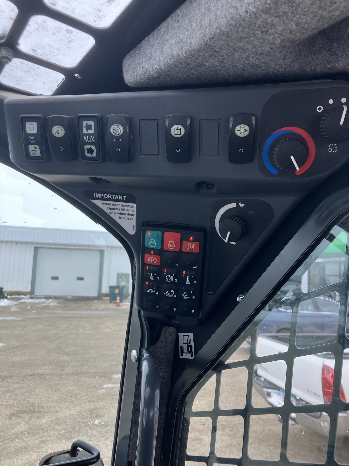 2023 John Deere 331G Image 10