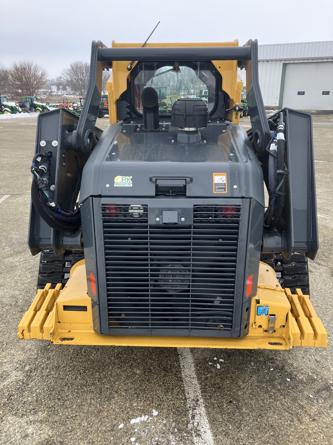 2023 John Deere 331G Image 5