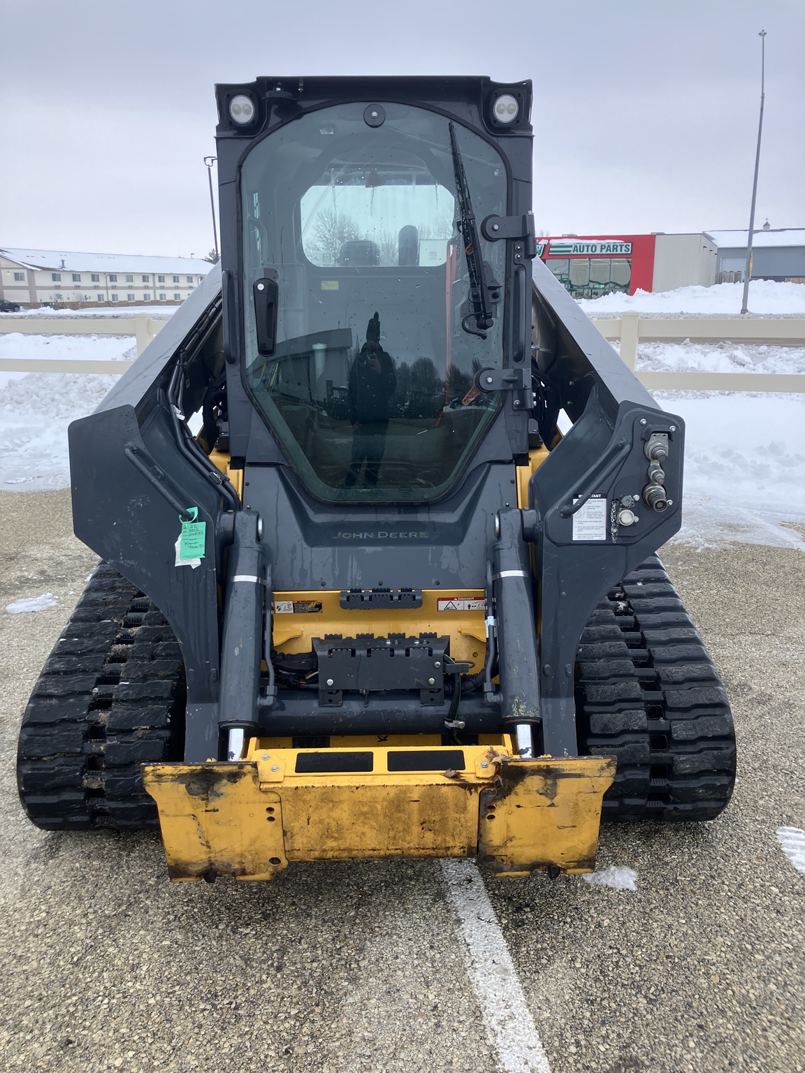 2023 John Deere 331G Image 8