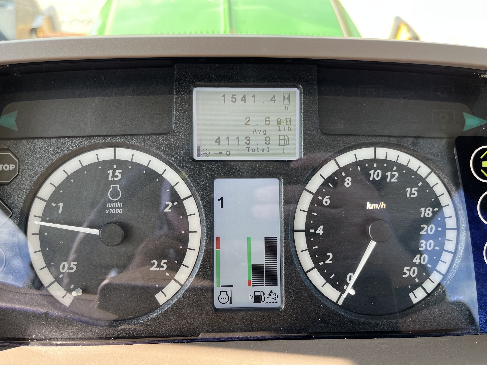 2018 John Deere 6110M Image 22