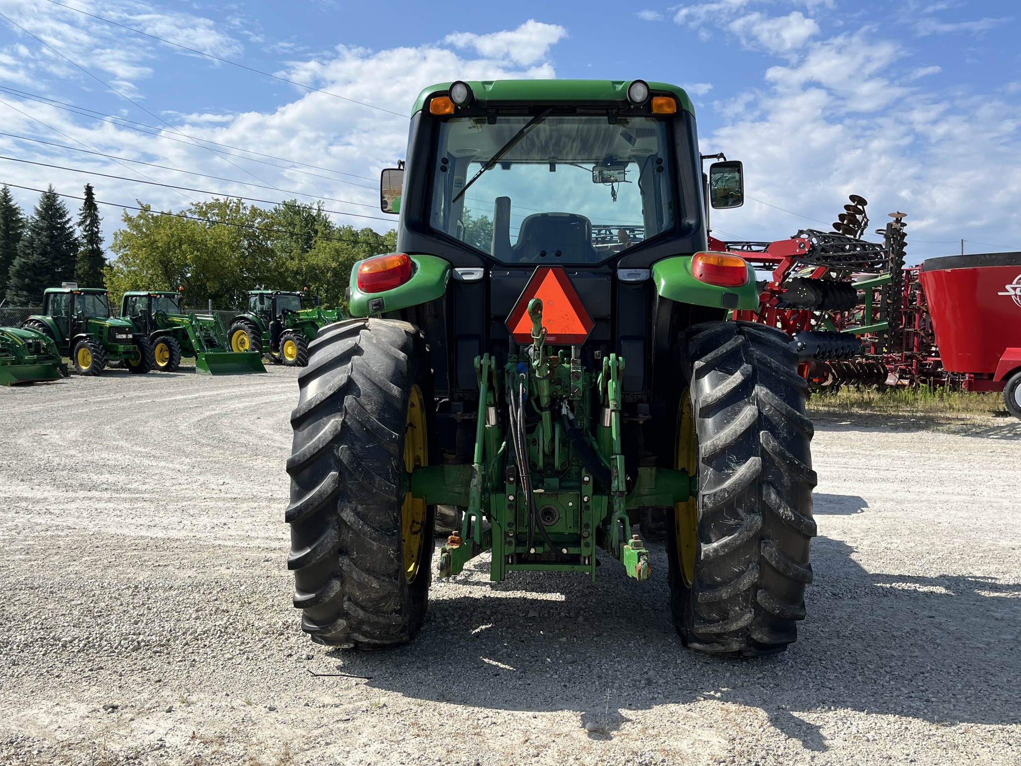2018 John Deere 6110M Image 7