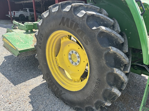 Photo of 2023 John Deere 6105E