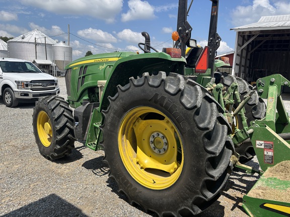Photo of 2023 John Deere 6105E