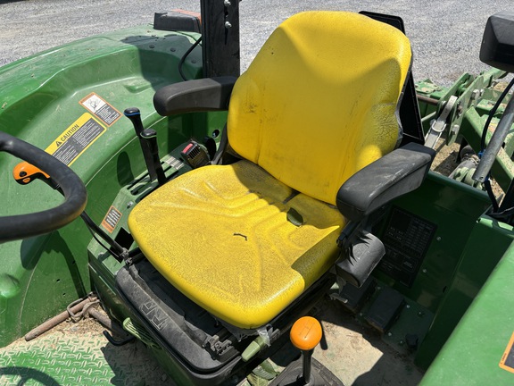 Photo of 2023 John Deere 6105E