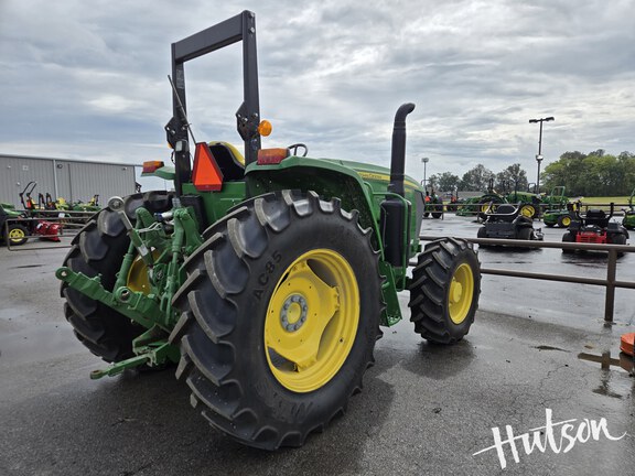 Photo of 2023 John Deere 6105E