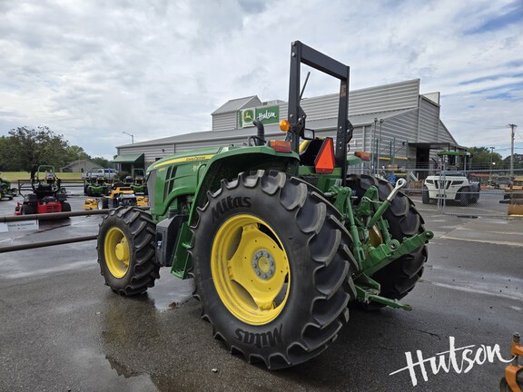 Photo of 2023 John Deere 6105E