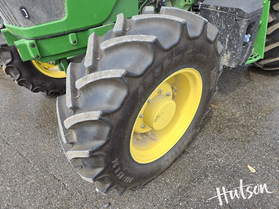 Photo of 2023 John Deere 6105E