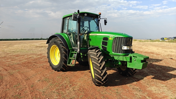 John Deere 6630