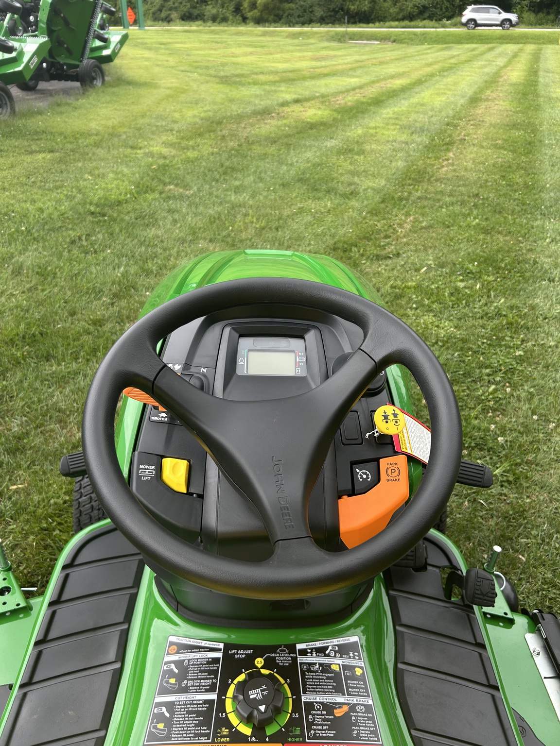 2025 John Deere X380 Image 4