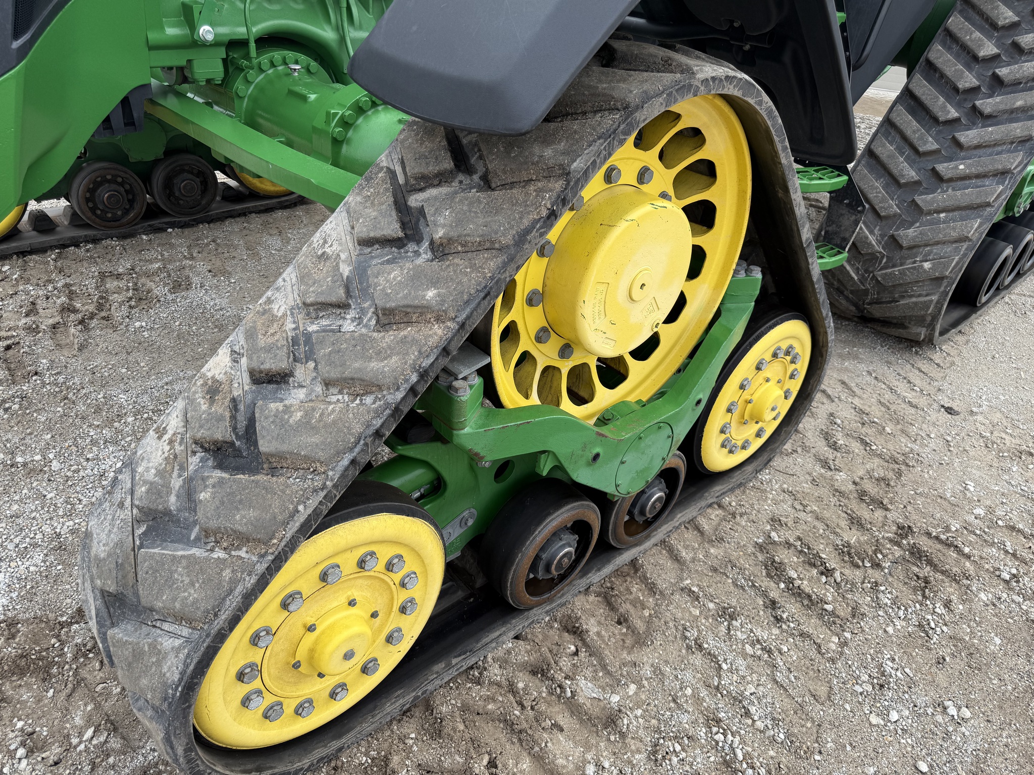  2020 John Deere 8RX 370 at Heritage Tractor in Pontiac, IL