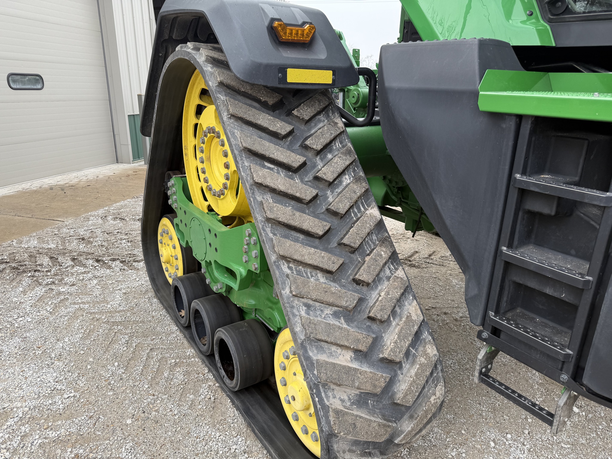 2020 John Deere 8RX 370 at Heritage Tractor in Pontiac, IL