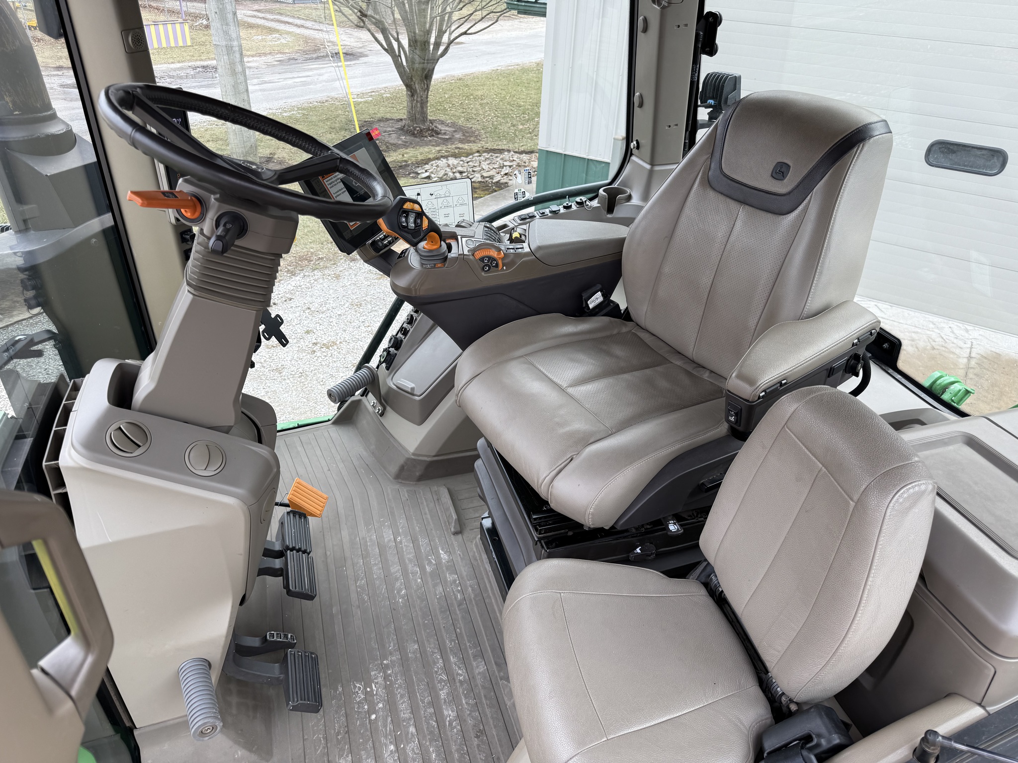  2020 John Deere 8RX 370 at Heritage Tractor in Pontiac, IL