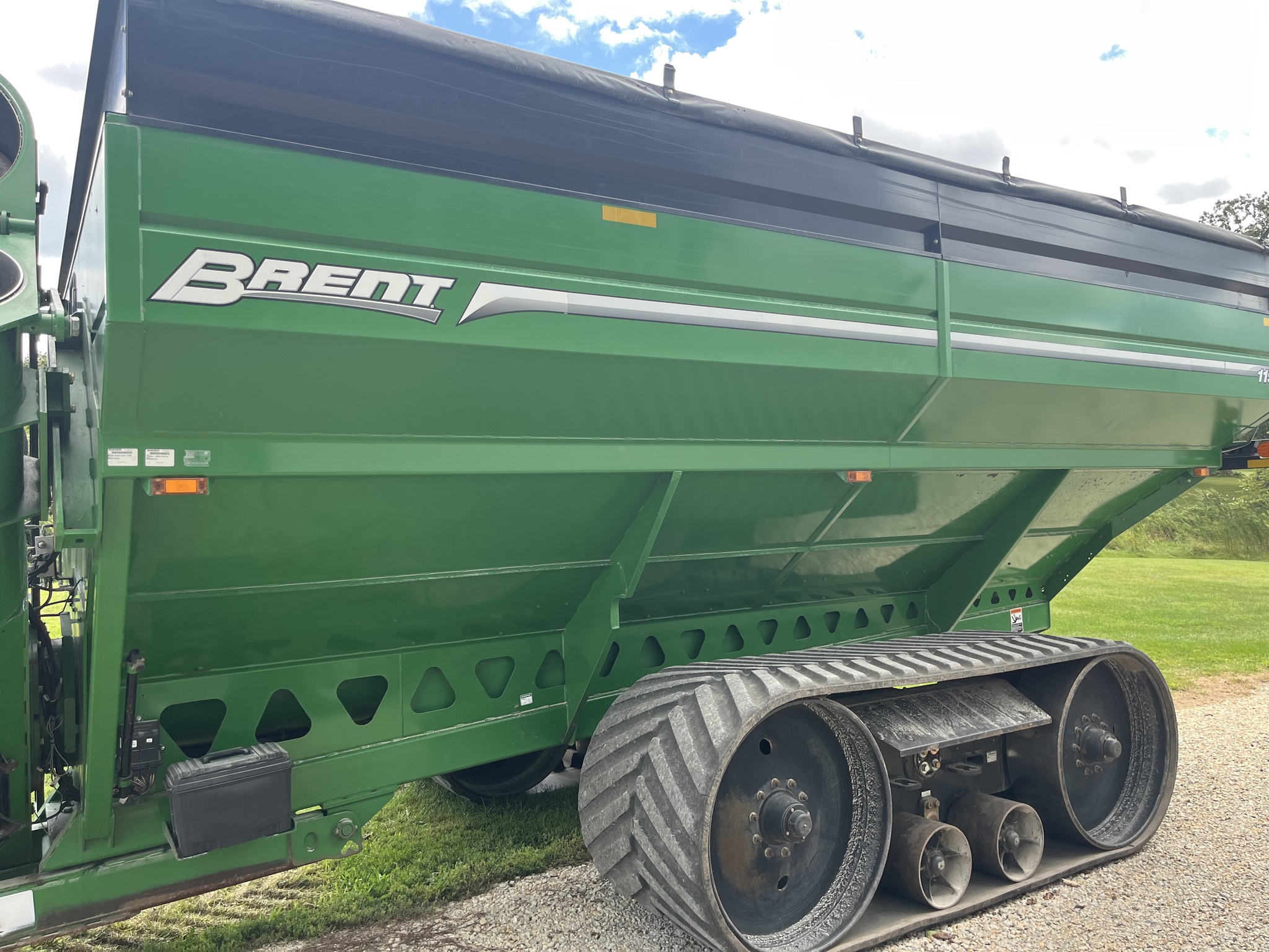  2015 Brent 1196 at Heritage Tractor in Mendota, IL