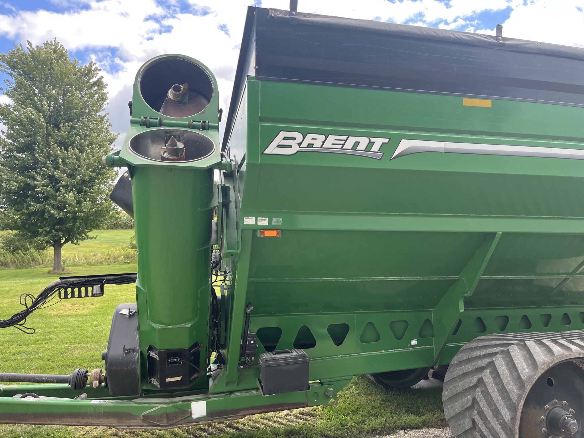  2015 Brent 1196 at Heritage Tractor in Mendota, IL