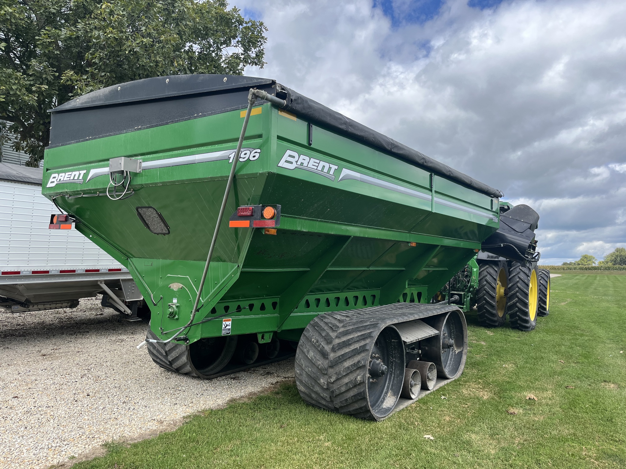  2015 Brent 1196 at Heritage Tractor in Mendota, IL