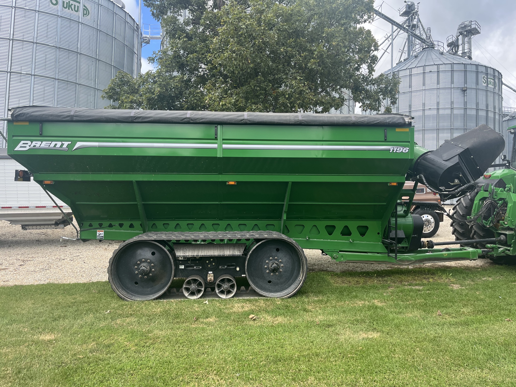  2015 Brent 1196 at Heritage Tractor in Mendota, IL
